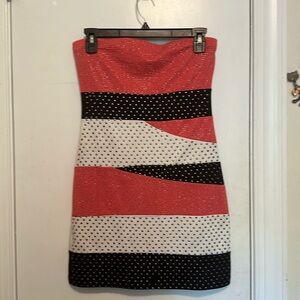 Women's strapless dress